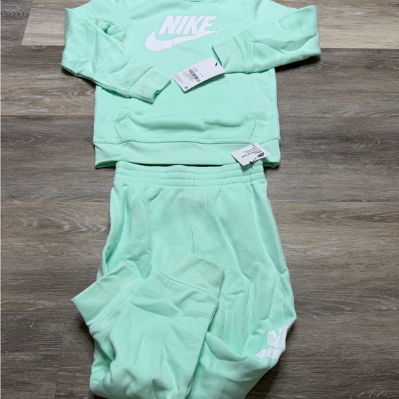 Nike Baby Boy's Club HBR Pullover Joggers Set - Picture 2 of 2